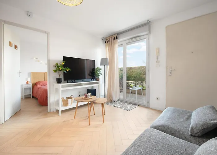 Joli T2 Avec Terrasse Et Parking