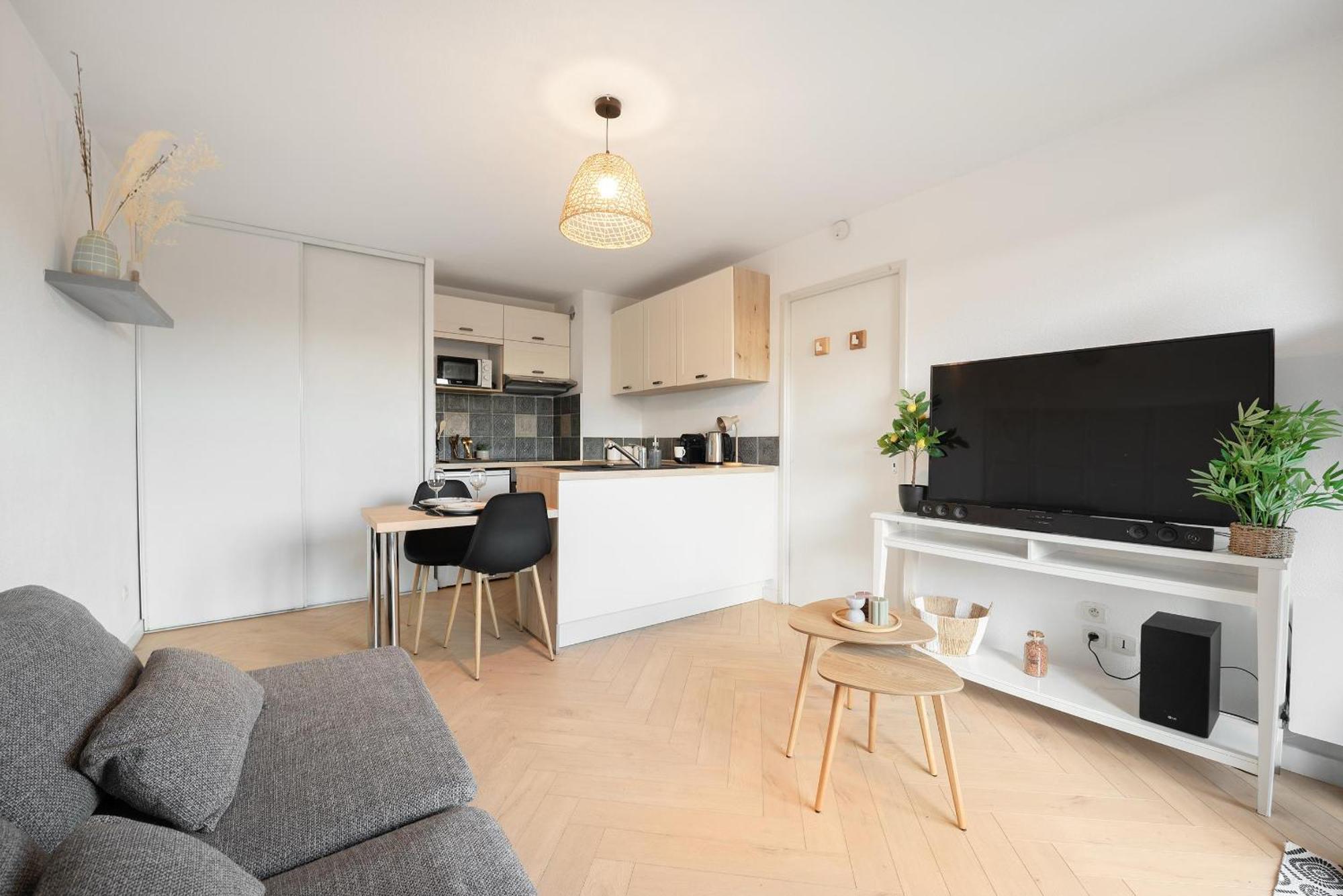 Joli T2 Avec Terrasse Et Parking *