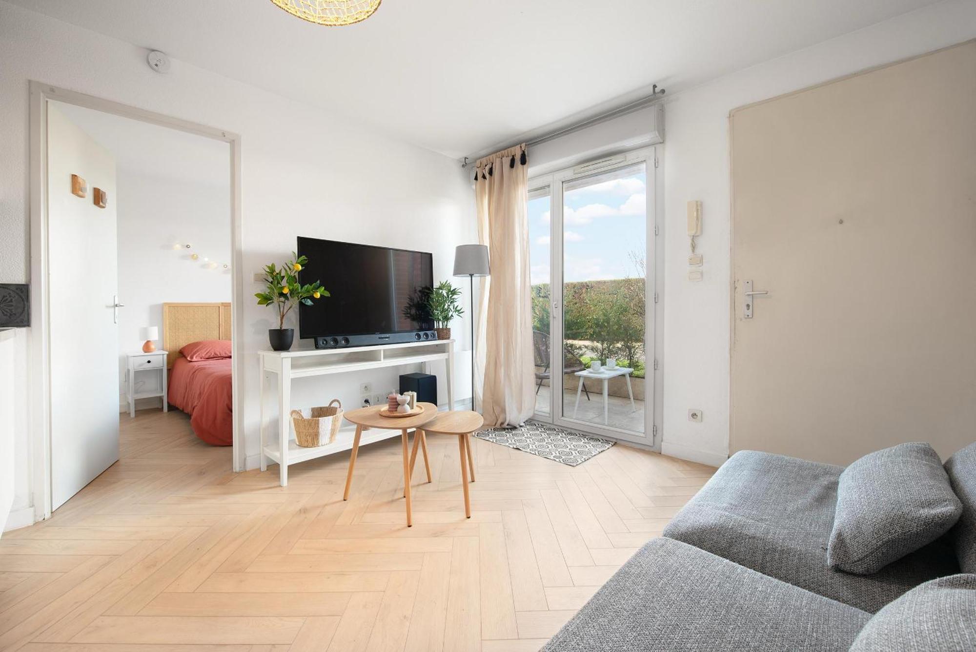 Joli T2 Avec Terrasse Et Parking